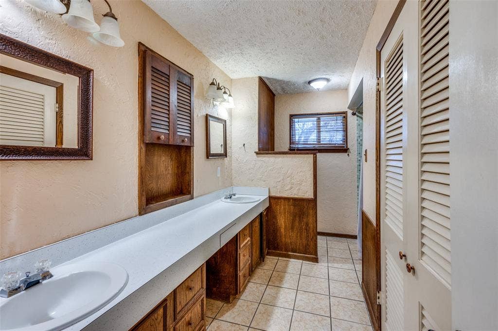 3406 Halifax Drive, Arlington, TX 76013 3406 Halifax Drive, Arlington, TX 76013
