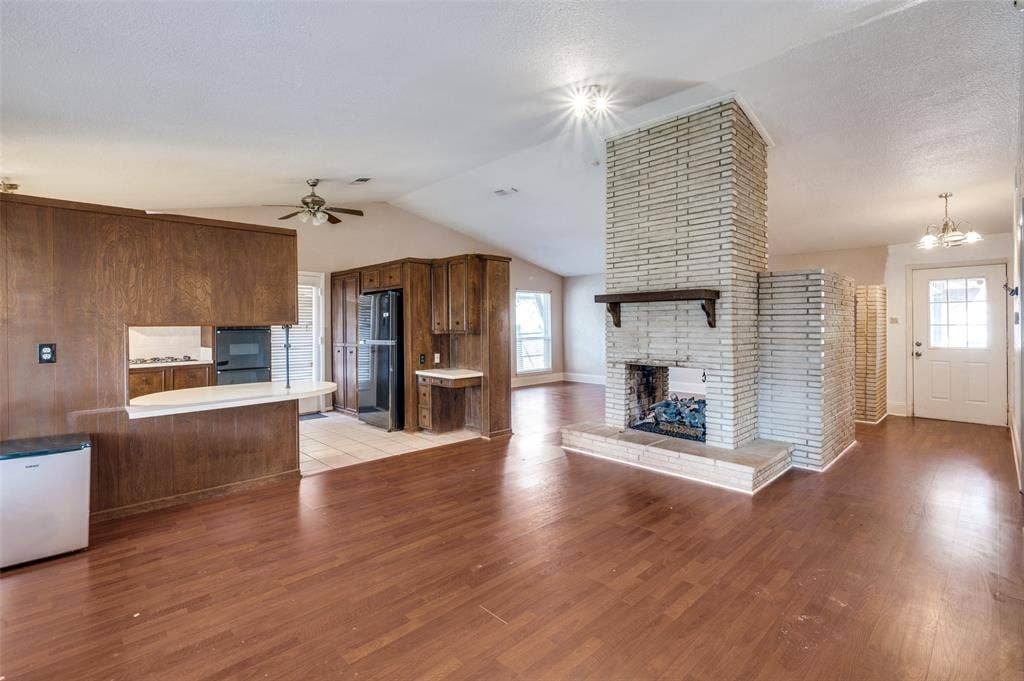 3406 Halifax Drive, Arlington, TX 76013 3406 Halifax Drive, Arlington, TX 76013