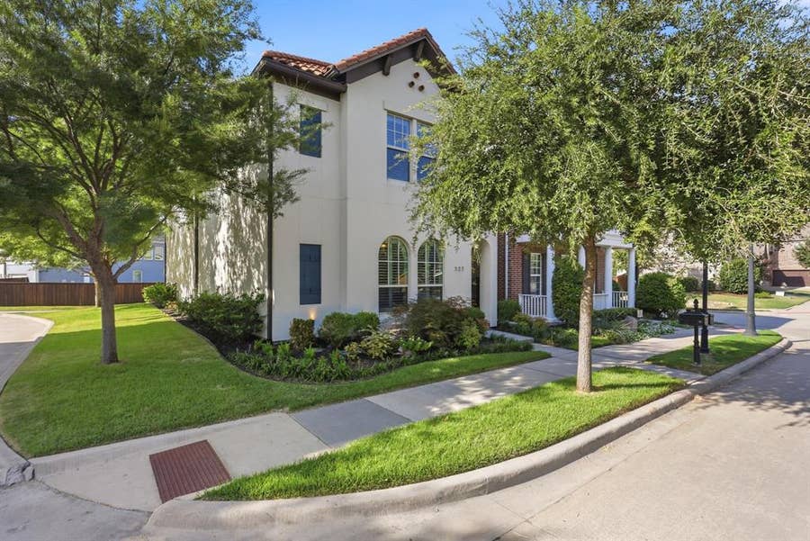 Property photo for 527 Sandy Lane, Flower Mound, TX