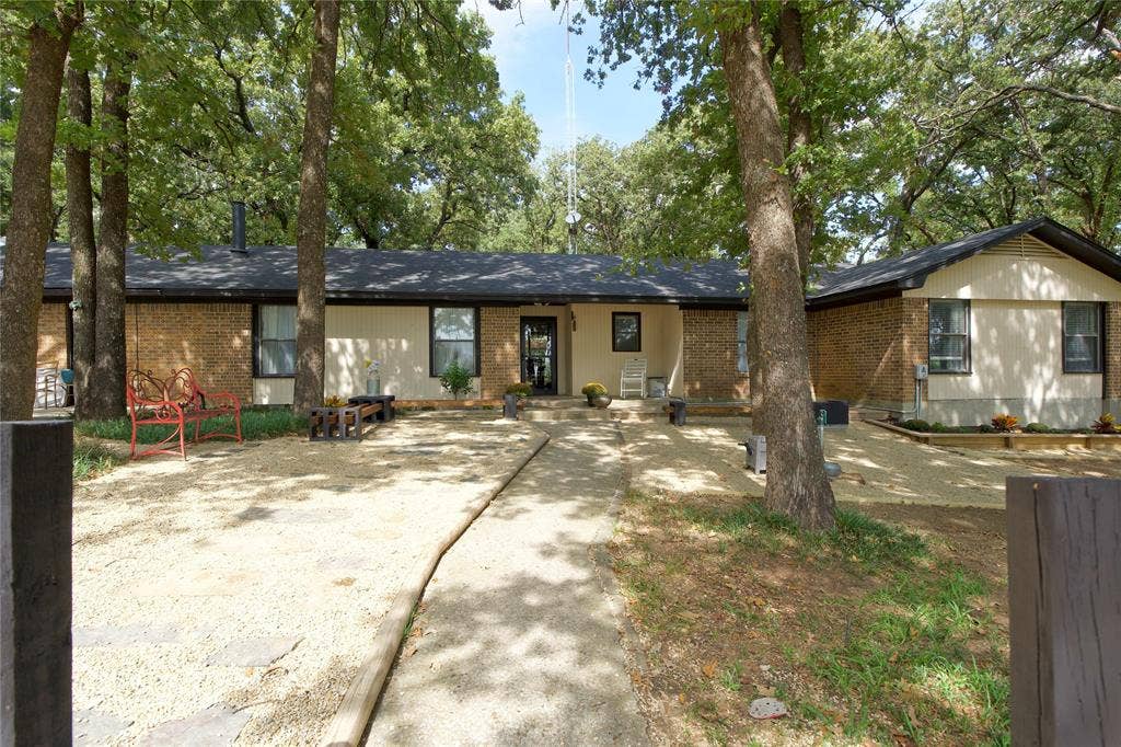 711 County Road 162, Gainesville, TX 76240
