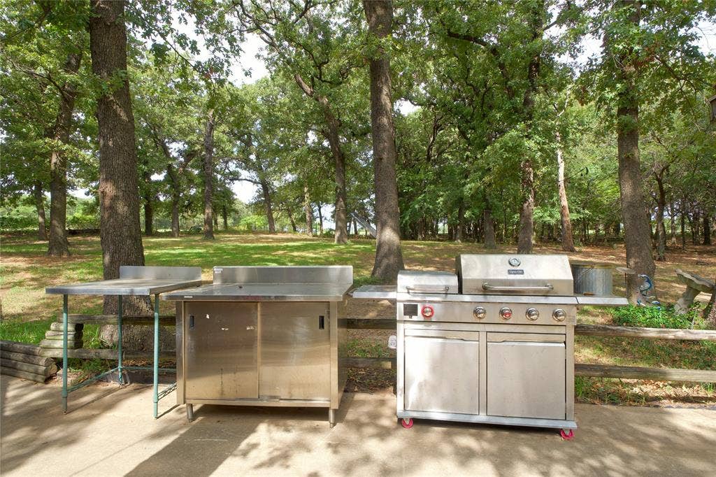 711 County Road 162, Gainesville, TX 76240
