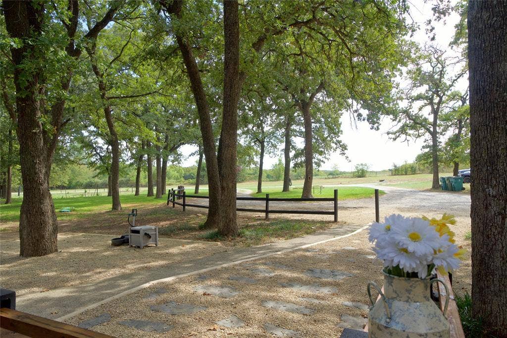 711 County Road 162, Gainesville, TX 76240