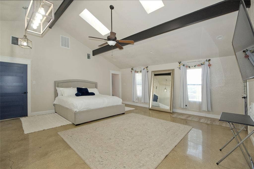 711 County Road 162, Gainesville, TX 76240