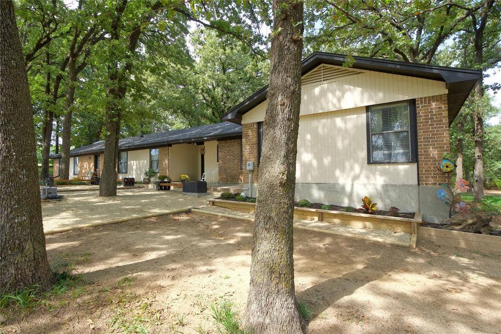711 County Road 162, Gainesville, TX 76240