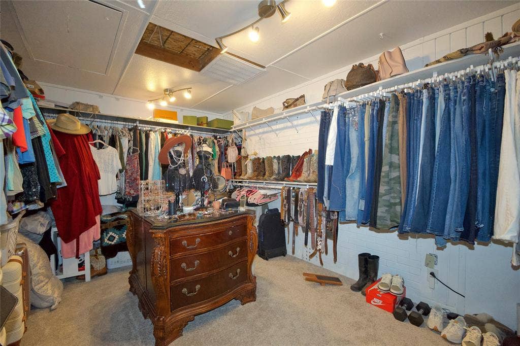 711 County Road 162, Gainesville, TX 76240