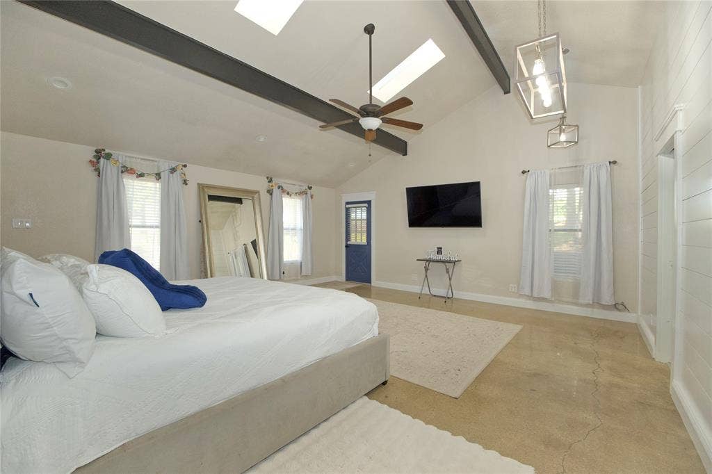 711 County Road 162, Gainesville, TX 76240