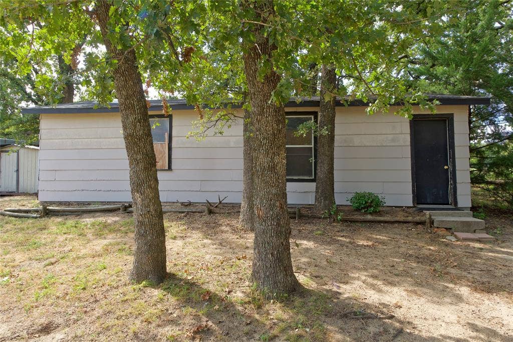 711 County Road 162, Gainesville, TX 76240