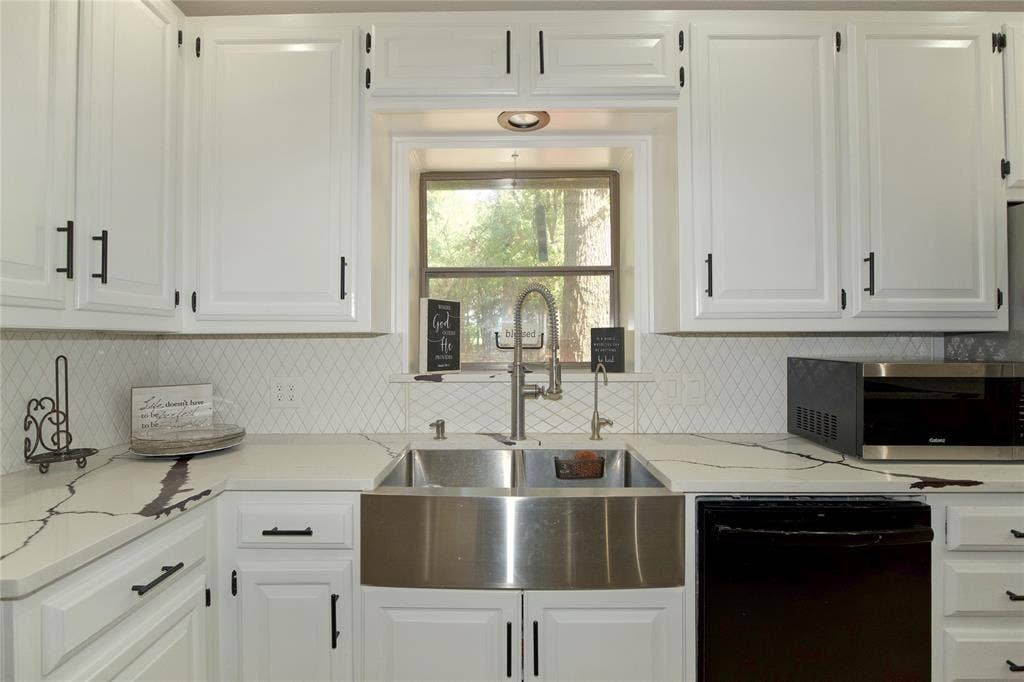 711 County Road 162, Gainesville, TX 76240