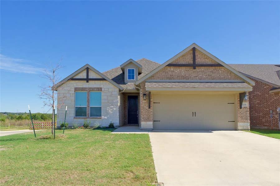 Property photo for 616 Juneau Street, Gainesville, TX
