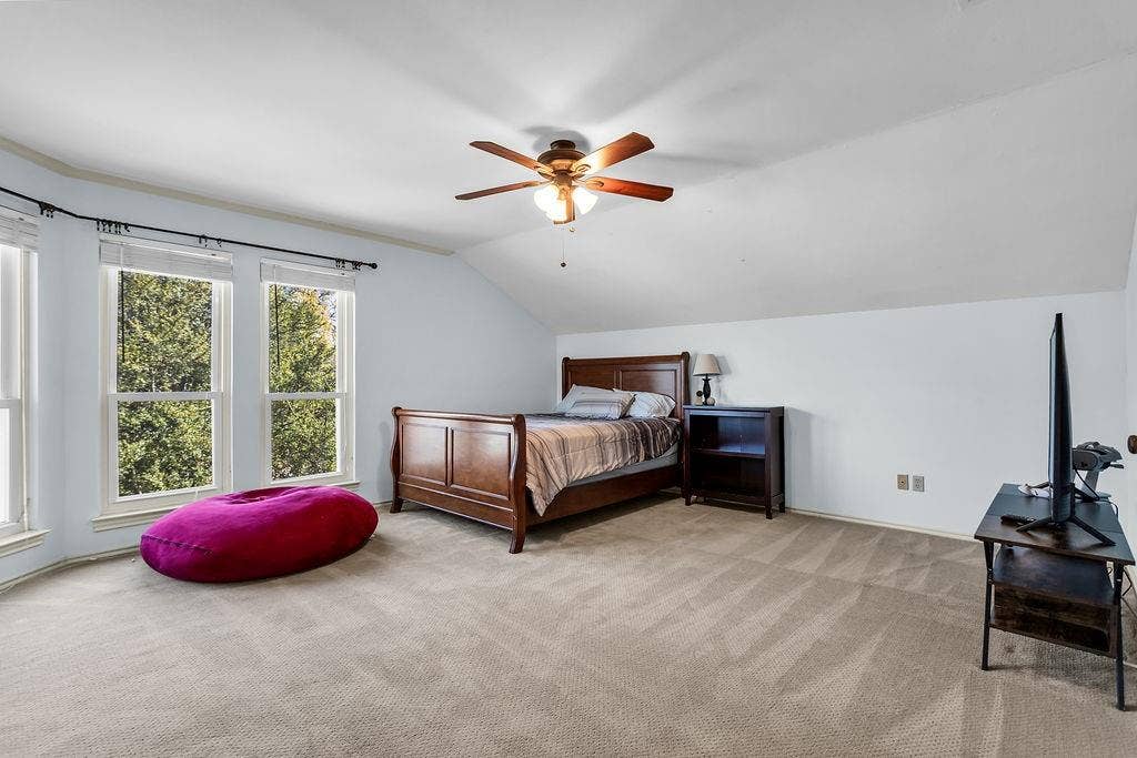 6901 April Way Circle, Plano, TX 75023 6901 April Way Circle, Plano, TX 75023