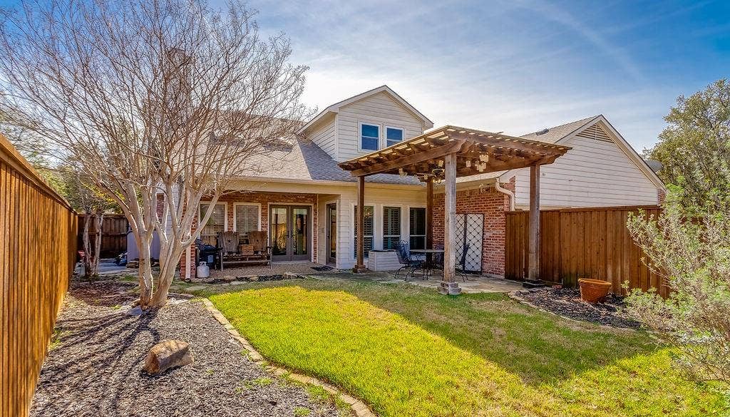 6901 April Way Circle, Plano, TX 75023 6901 April Way Circle, Plano, TX 75023