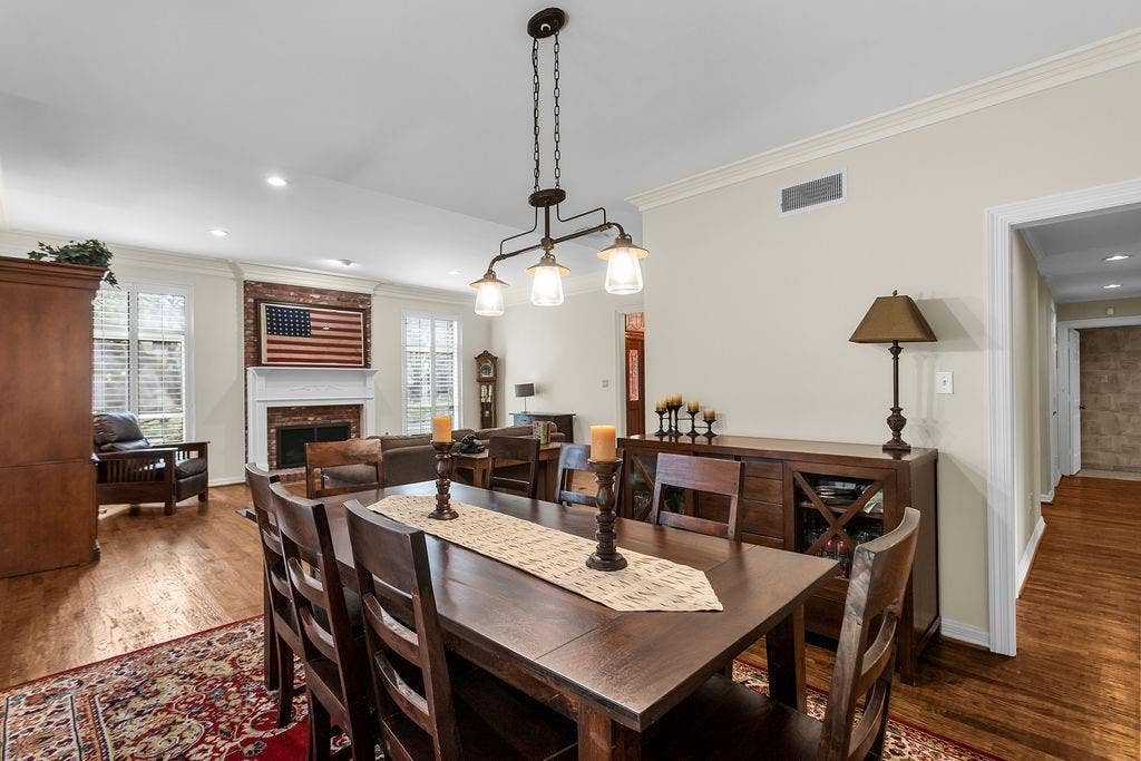 6901 April Way Circle, Plano, TX 75023 6901 April Way Circle, Plano, TX 75023