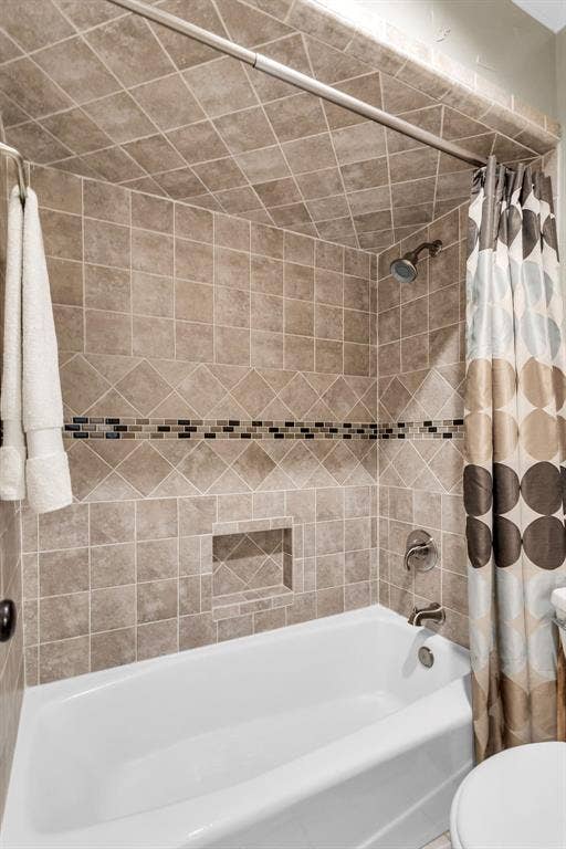 6901 April Way Circle, Plano, TX 75023 6901 April Way Circle, Plano, TX 75023