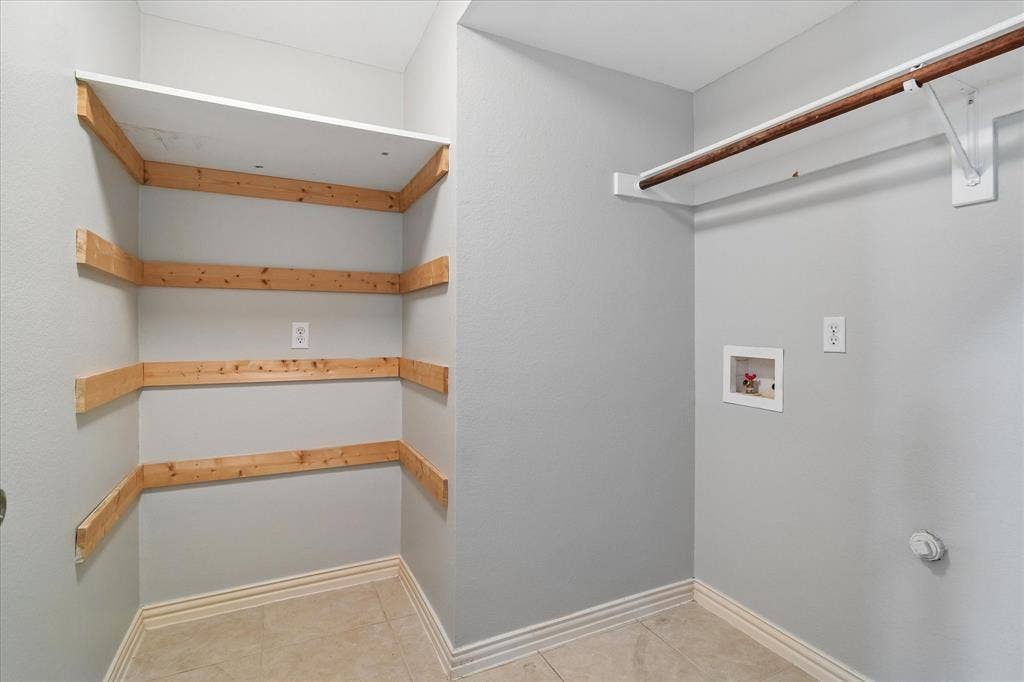 417 Rock Ridge Way, McKinney, TX 75072 Either 2nd pantry or Refrigerator Space-Down