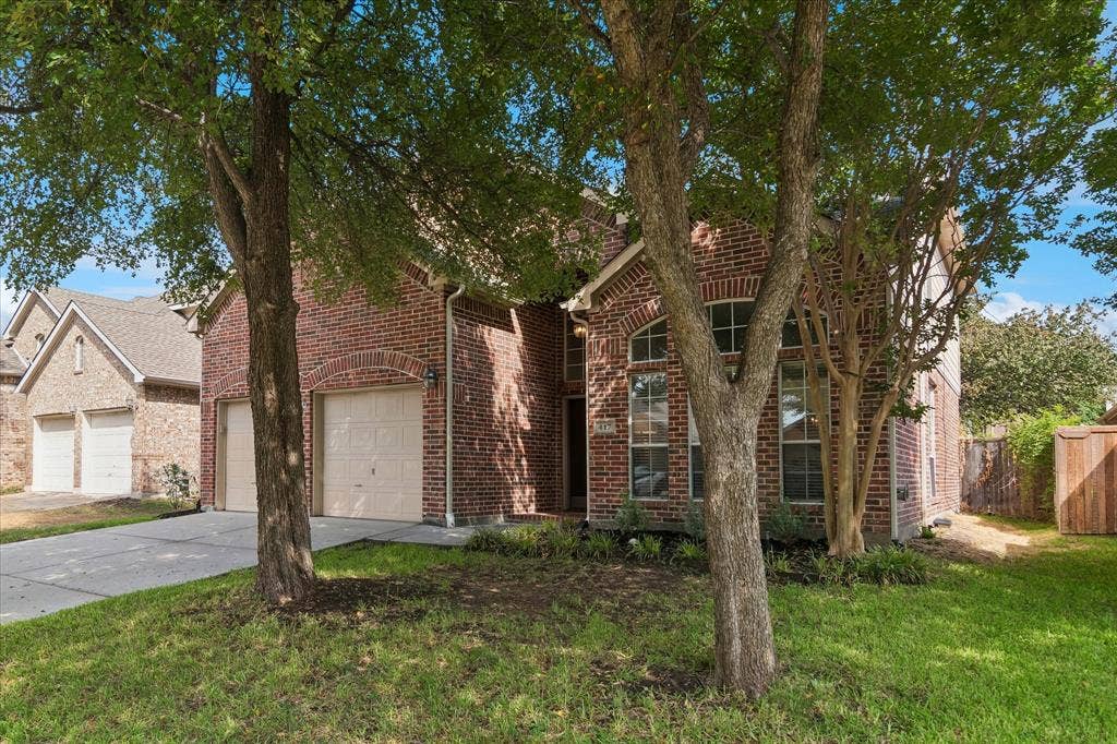 417 Rock Ridge Way, McKinney, TX 75072 Note: Recently replaced Driveway.