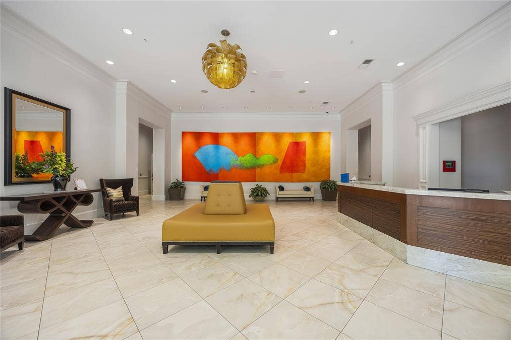 3535 Gillespie Street, #507, Dallas, TX 75219 Lobby