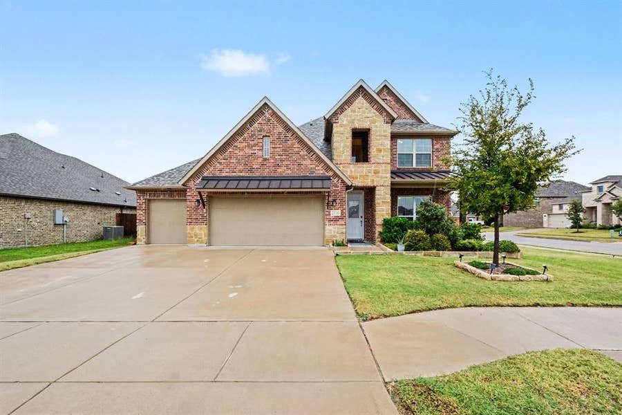 Property photo for 2116 Liriope Lane, Waxahachie, TX