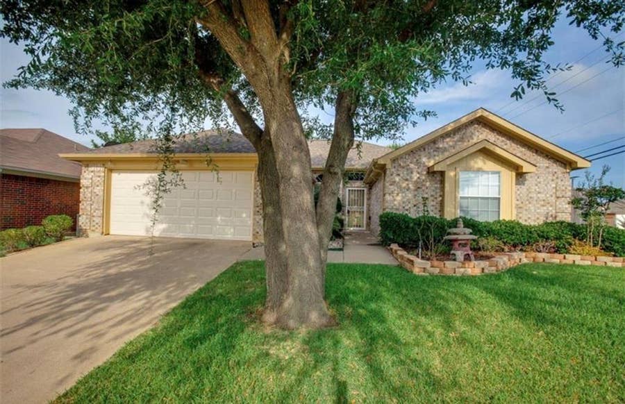 Property photo for 6200 Pierce Arrow Drive, Arlington, TX