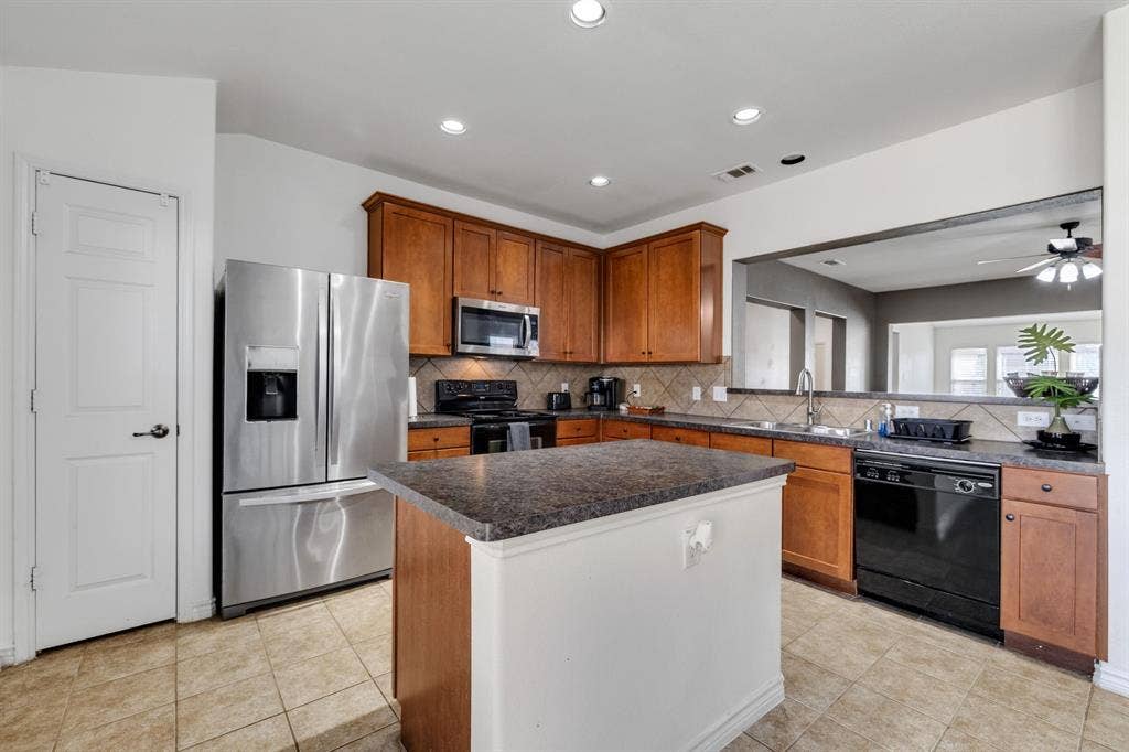 7004 Cotton Seed Drive, McKinney, TX 75070 7004 Cotton Seed Drive, McKinney, TX 75070