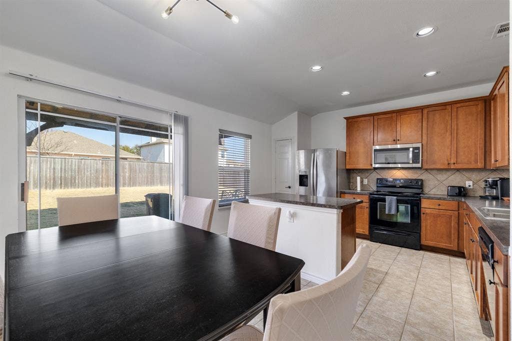 7004 Cotton Seed Drive, McKinney, TX 75070 7004 Cotton Seed Drive, McKinney, TX 75070