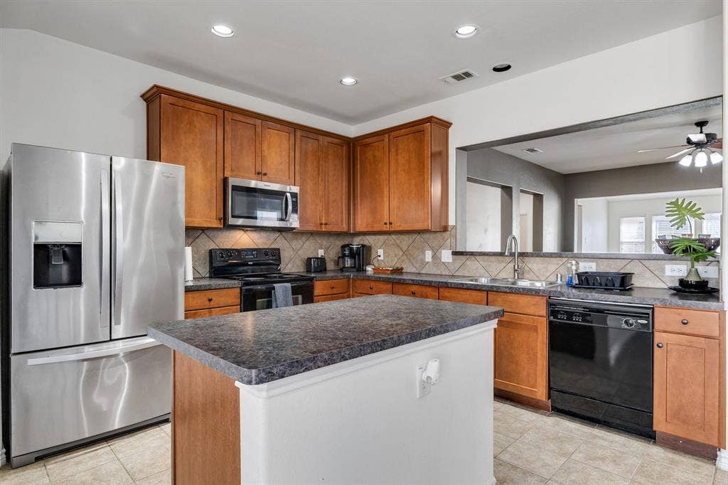7004 Cotton Seed Drive, McKinney, TX 75070 7004 Cotton Seed Drive, McKinney, TX 75070