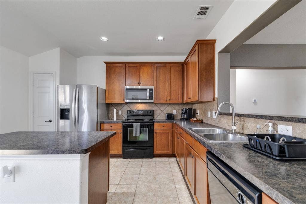 7004 Cotton Seed Drive, McKinney, TX 75070 7004 Cotton Seed Drive, McKinney, TX 75070