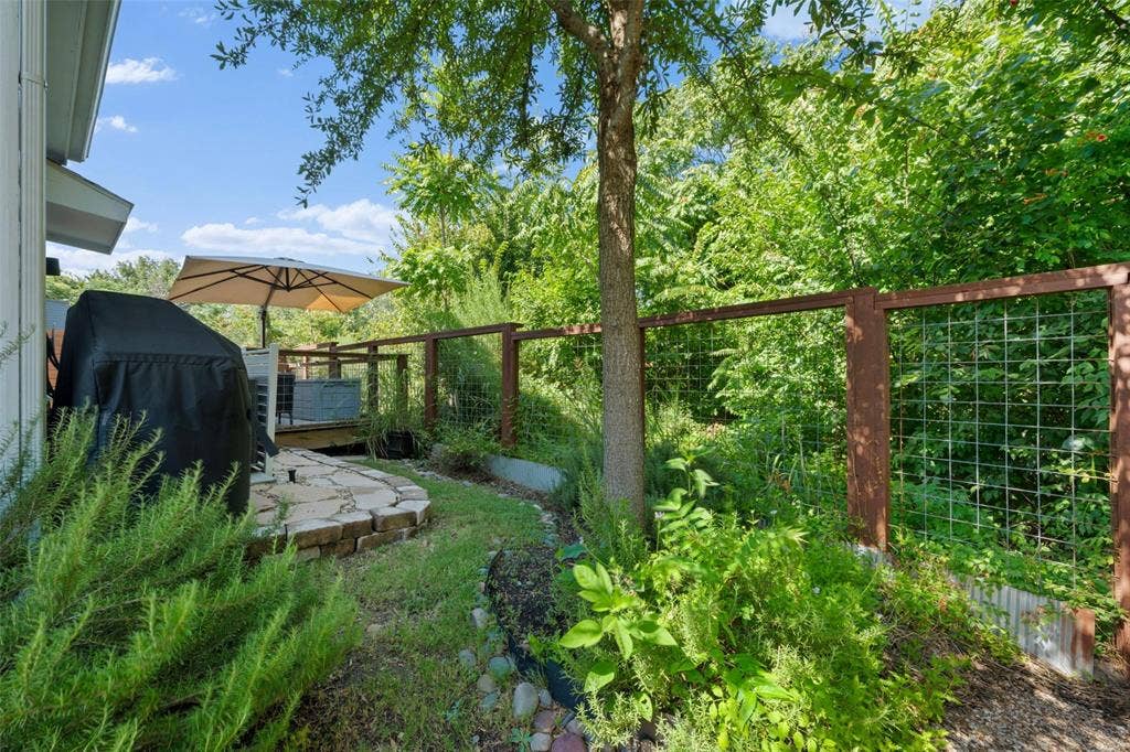 1269 Clifftop Lane, Dallas, TX 75208 1269 Clifftop Lane, Dallas, TX 75208