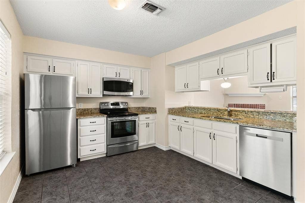 716 W Mulberry Street, #1C, Denton, TX 76201 716 W Mulberry Street, #1C, Denton, TX 76201