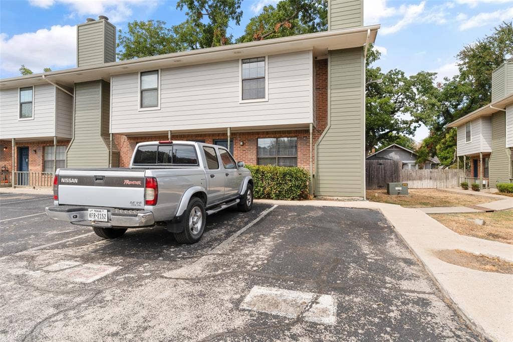 716 W Mulberry Street, #1C, Denton, TX 76201 716 W Mulberry Street, #1C, Denton, TX 76201