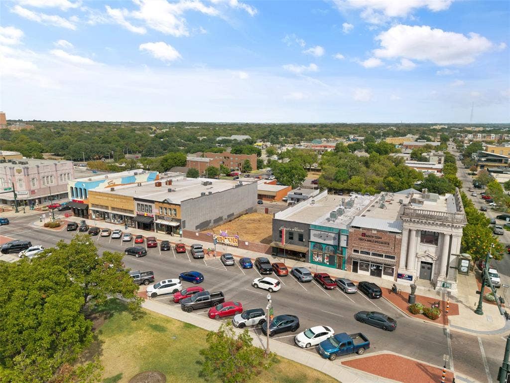 716 W Mulberry Street, #1C, Denton, TX 76201 716 W Mulberry Street, #1C, Denton, TX 76201