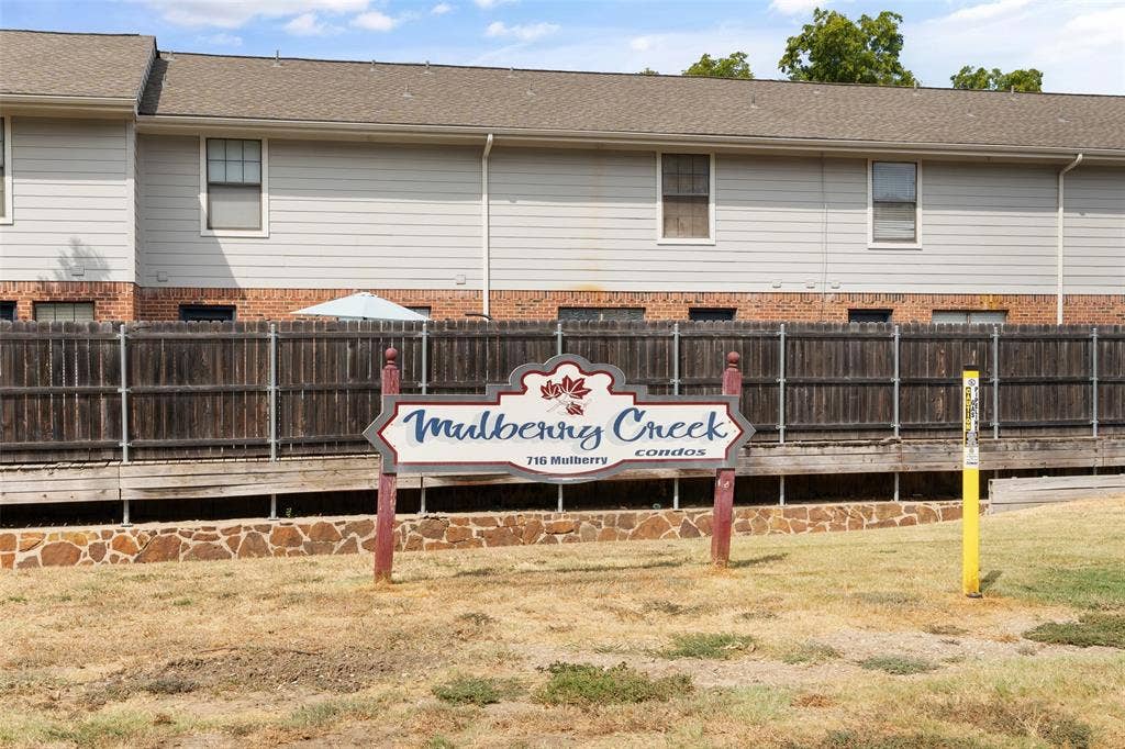 716 W Mulberry Street, #1C, Denton, TX 76201 716 W Mulberry Street, #1C, Denton, TX 76201