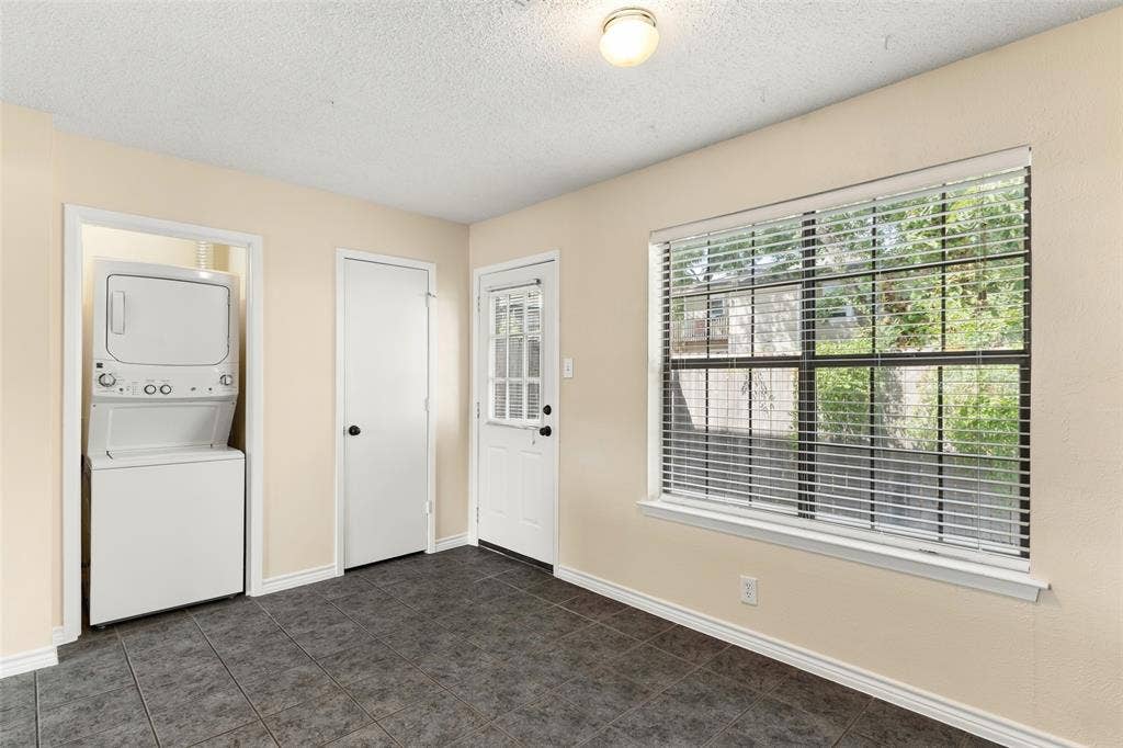 716 W Mulberry Street, #1C, Denton, TX 76201 716 W Mulberry Street, #1C, Denton, TX 76201