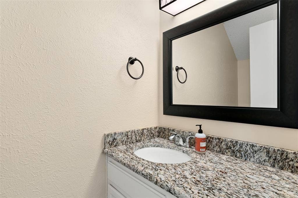 716 W Mulberry Street, #1C, Denton, TX 76201 716 W Mulberry Street, #1C, Denton, TX 76201