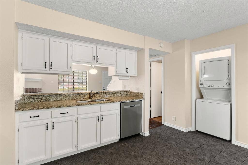 716 W Mulberry Street, #1C, Denton, TX 76201 716 W Mulberry Street, #1C, Denton, TX 76201