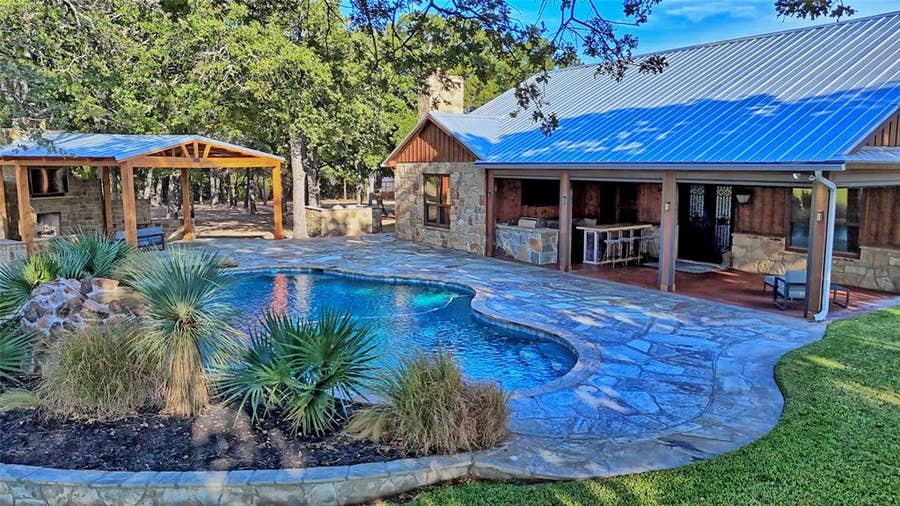 Property photo for 423 Brazos Street, Bowie, TX