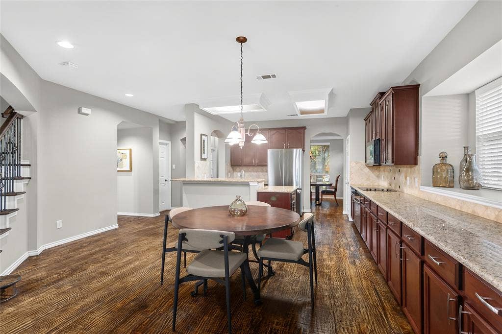 2185 Goliad Circle, Frisco, TX 75033 2185 Goliad Circle, Frisco, TX 75033