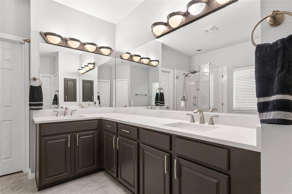 2185 Goliad Circle, Frisco, TX 75033 2185 Goliad Circle, Frisco, TX 75033