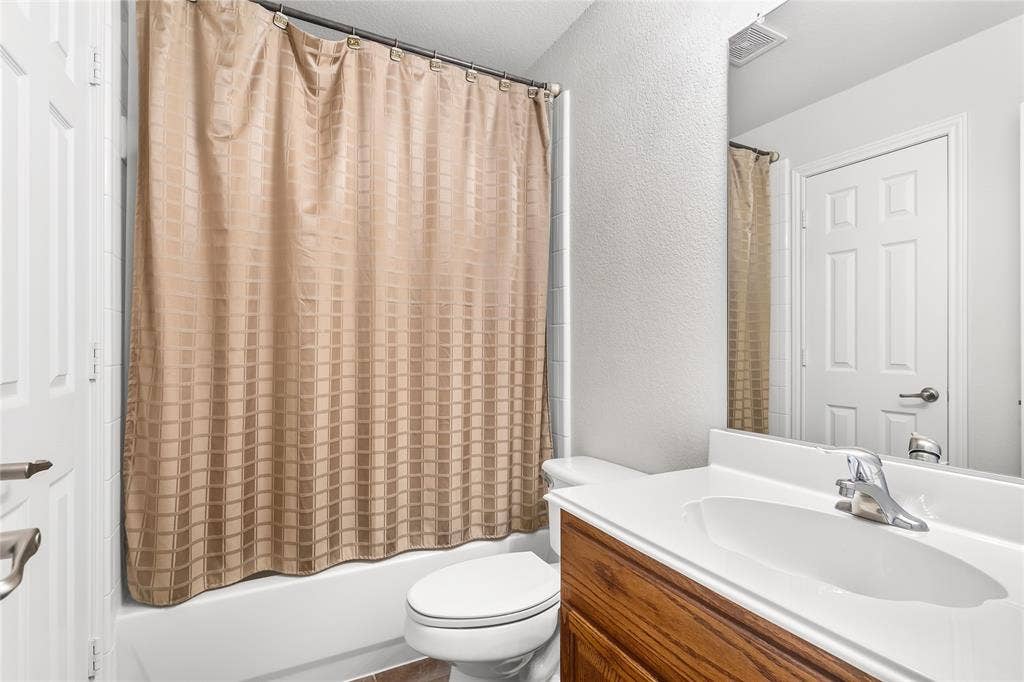 2185 Goliad Circle, Frisco, TX 75033 2185 Goliad Circle, Frisco, TX 75033
