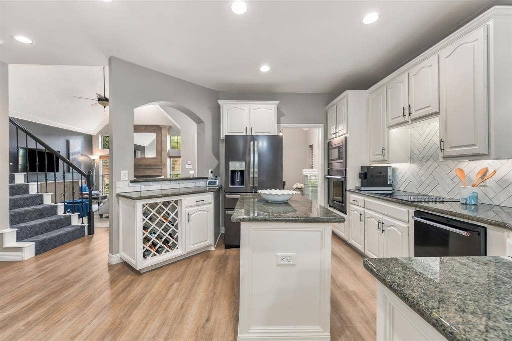 8707 Stonecrest Drive, Irving, TX 75063 8707 Stonecrest Drive, Irving, TX 75063