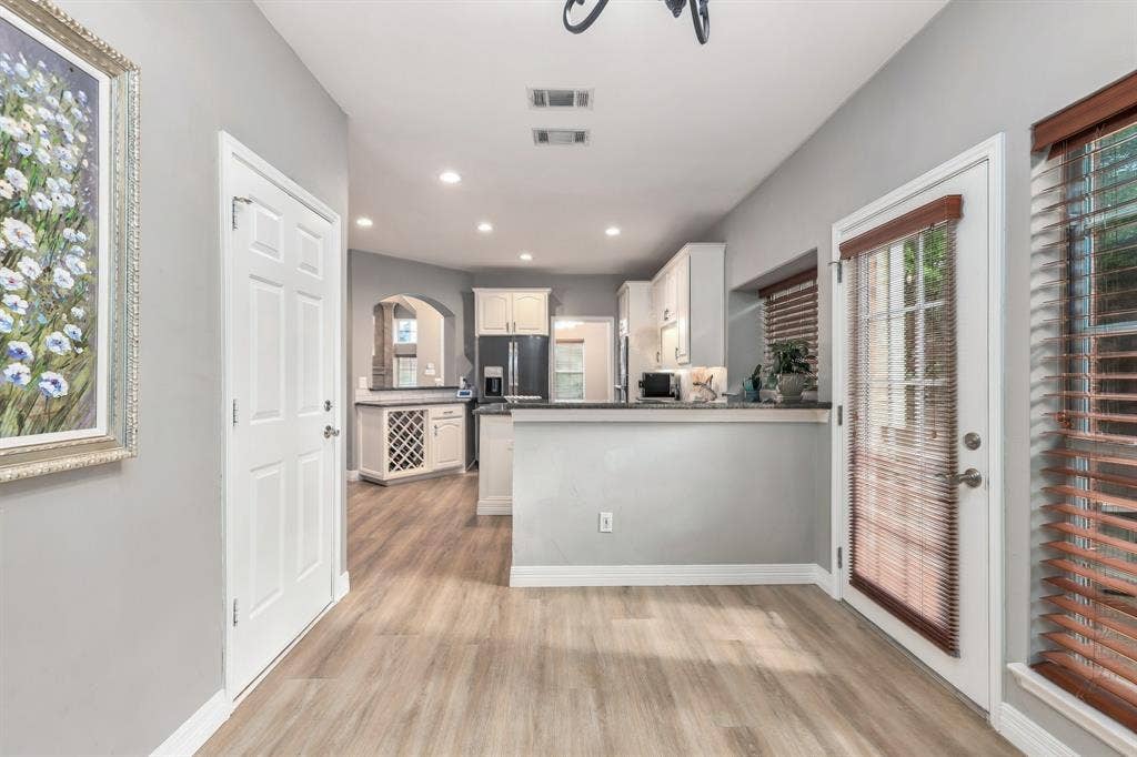 8707 Stonecrest Drive, Irving, TX 75063 8707 Stonecrest Drive, Irving, TX 75063