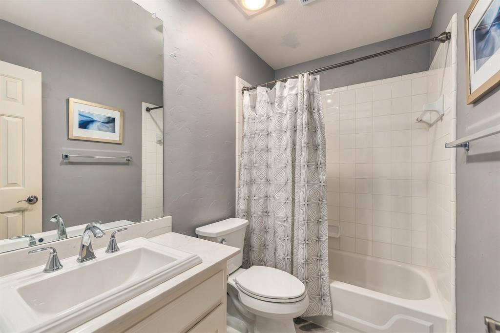 8707 Stonecrest Drive, Irving, TX 75063 8707 Stonecrest Drive, Irving, TX 75063