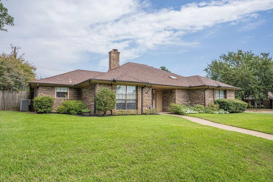 Property photo for 328 Hollie Circle, Sulphur Springs, TX