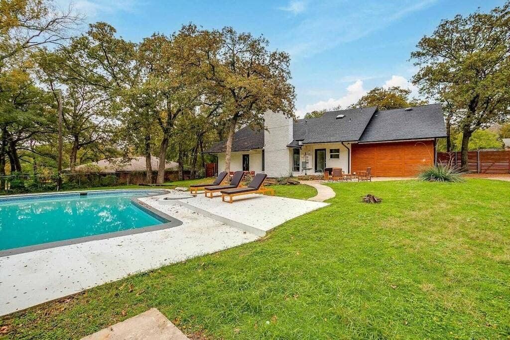 2306 Cypress Drive, Grand Prairie, TX 75050