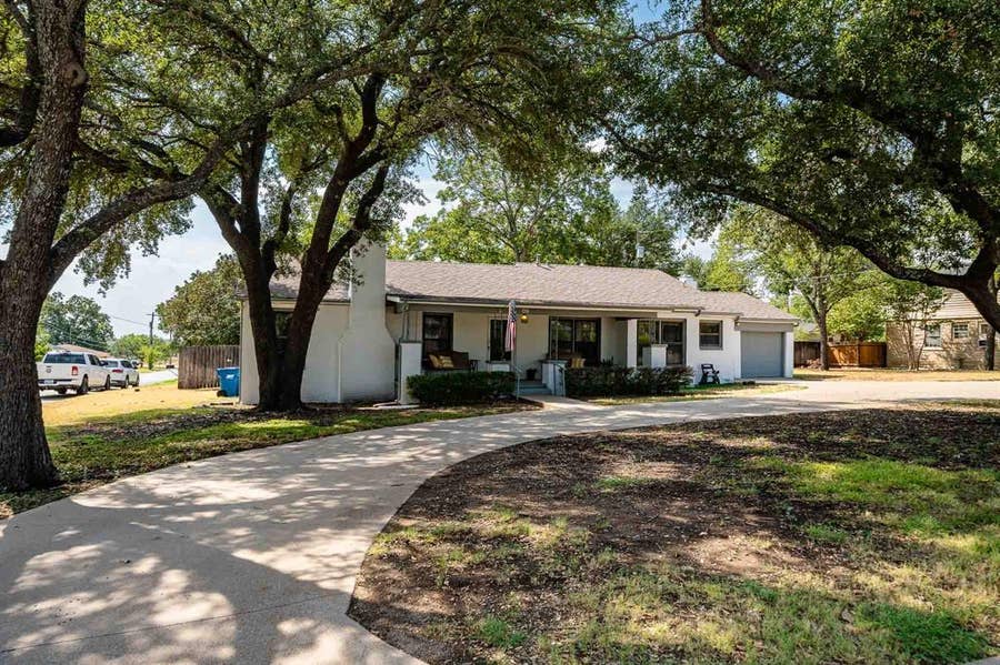 Property photo for 457 Breckenridge Street, Albany, TX