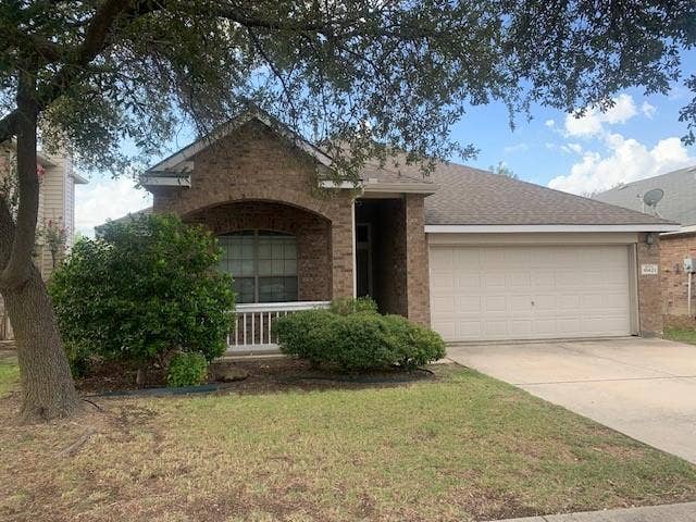 Property photo for 10621 Lipan Trail, Fort Worth, TX