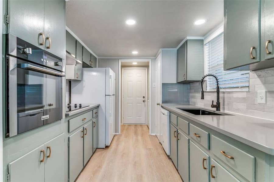 Property photo for 724 N Boulevard Terrace, Dallas, TX