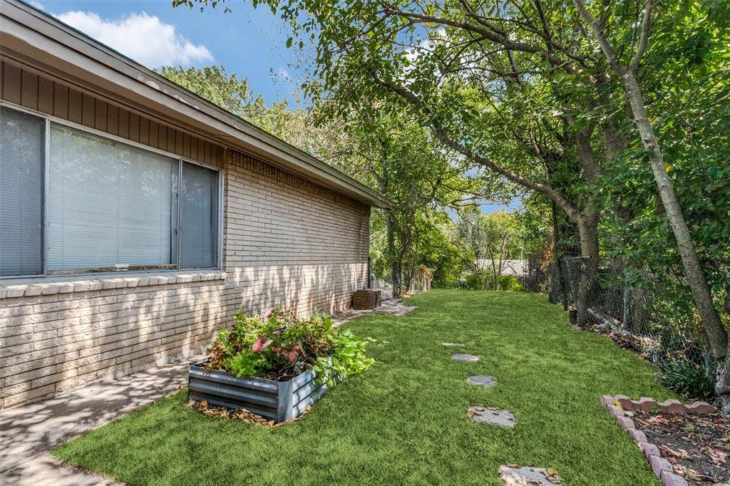 724 N Boulevard Terrace, Dallas, TX 75211 724 N Boulevard Terrace, Dallas, TX 75211