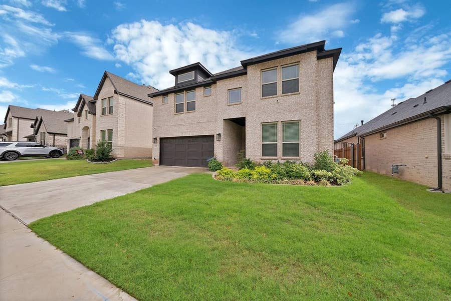 Property photo for 111 Kingfisher Lane, Aledo, TX