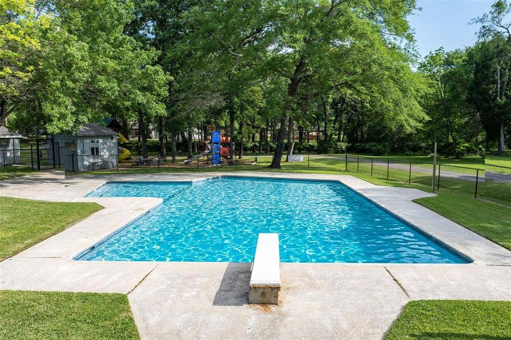 104 Lark Drive, Enchanted Oaks, TX 75156 104 Lark Drive, Enchanted Oaks, TX 75156
