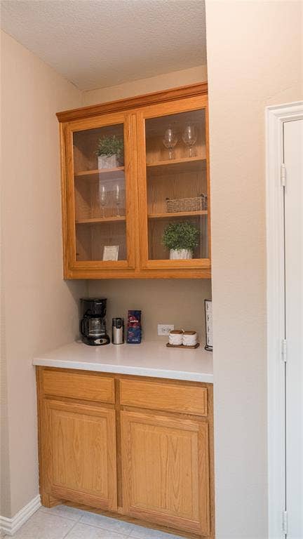 Dry bar in between Dining and Kitchen